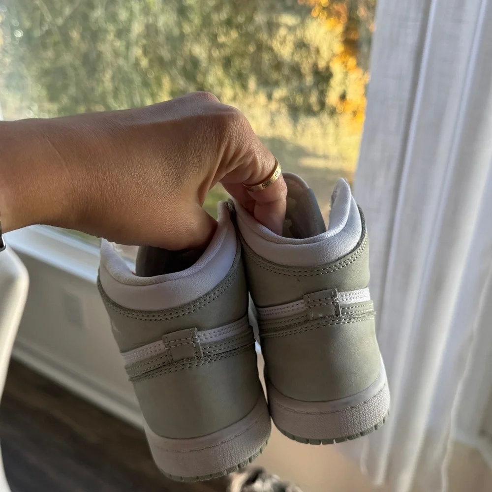 Jordan 1 retro high OG seafoam 1y
